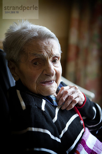 Marguerite ist 110 Jahre alt  ihre Familie besteht aus 5 Generationen und sie kennt ihre Ur- und Urenkelkinder. Sie hat bis zu ihrem 76. Lebensjahr gearbeitet und ist erst mit 101 Jahren in ein Altersheim gegangen.