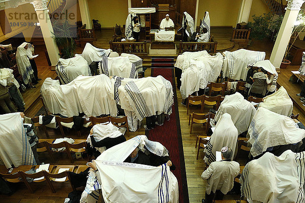 Jom Kippur  auch bekannt als Versöhnungstag  ist für das jüdische Volk der heiligste Tag des Jahres.
