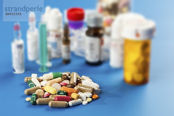 Verschiedene Pillen und Tabletten Verschiedene Pillen und Tabletten