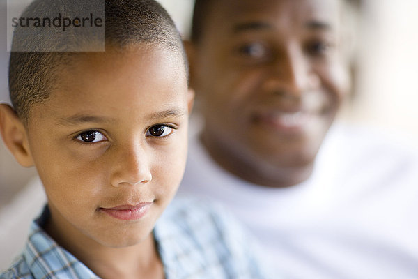 MODELL FREIGEGEBEN. Vater und Sohn  Vater und Sohn