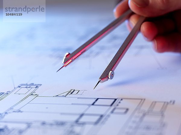 MODELL FREIGEGEBEN. Technik. Ingenieurwesen mit Trennwänden Ingenieurwesen