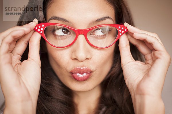 MODELL FREIGEGEBEN. Frau mit Brille Frau mit Brille