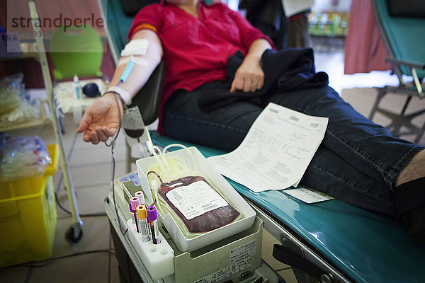 Reportage über einen Blutspendetermin des französischen Blutspendedienstes in Haute-Savoie  Frankreich.