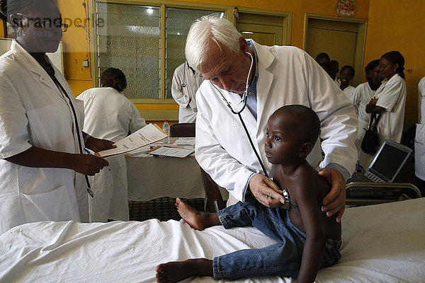 Humanitäre Medizin
