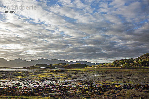 Wolken über Sumpflandschaft  Buchaille Etive Mor  Argyll  Schottland