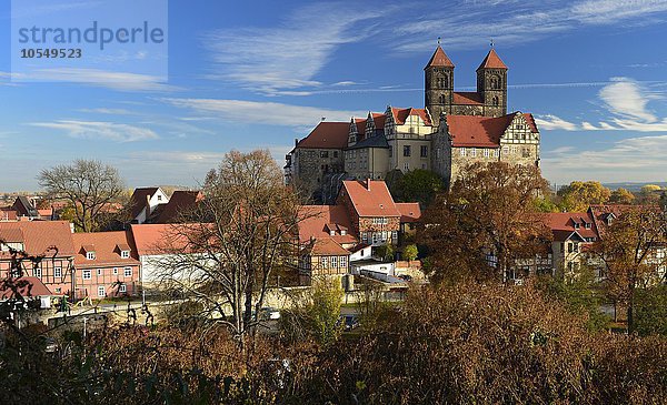 Historische Altstadt mit Burgberg mit Stiftskirche St. Servatius  UNESCO Welterbe  Quedlinburg  Sachsen-Anhalt  Deutschland  Europa