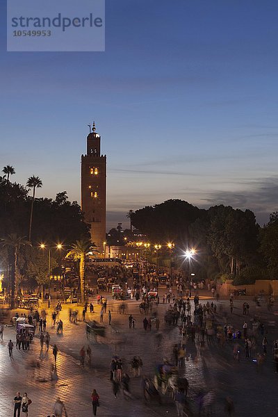 Koutoubia-Moschee in der Abenddämmerung  Marrakesch  Marokko  Afrika