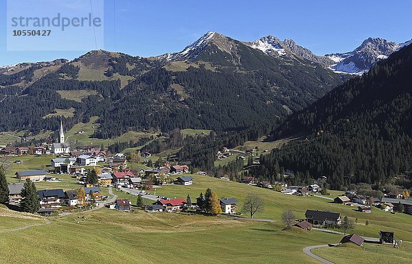 Hirschegg  Klein Walsertal im Herbst  Vorarlberg  Österreich  Europa