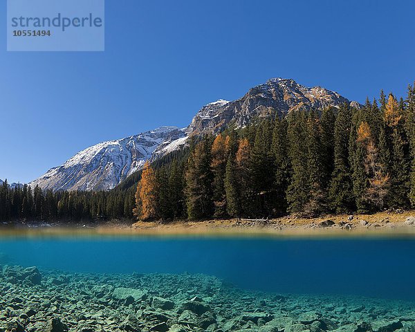 Bergsee  Obernbergersee  hinten Berg Tribulaun mit Schnee  Obernbergtal  Stubaier Alpen  Tirol  Österreich  Europa