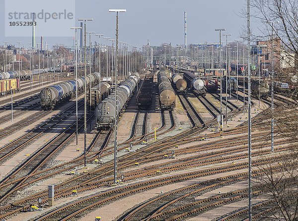 Abstellgleise mit Güterzügen  Güterbahnhof  Hamburg  Deutschland  Europa