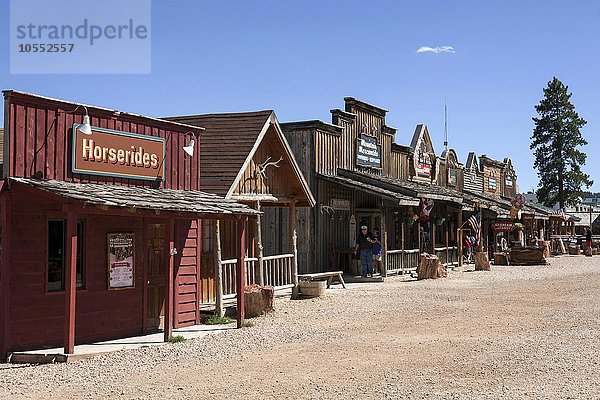 Souvenirläden  Shops  nachgebaute Westerngebäude  Bryce Canyon City  Utah  USA  Nordamerika