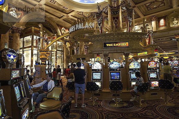 Glückspiel  Spielautomaten  Slot Maschinen  Caesars Palace Hotel  Las Vegas  Nevada  USA  Nordamerika
