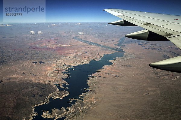 Ausblick vom Flugzeug auf den Lake Mead  Nevada  USA  Nordamerika