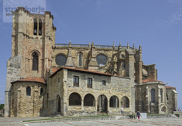 Kirche Santa Maria de la Asuncion  Castro Urdiales  Cantabria  Spanien  Europa