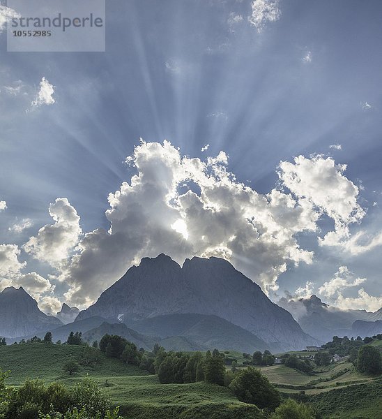 Hochpyrenäen  Abendstimmung  Lescun  Aquitaine  Frankreich  Europa