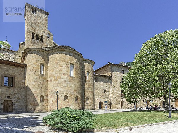 Außenansicht Kloster Leyre  Yesa  Navarra  Spanien  Europa