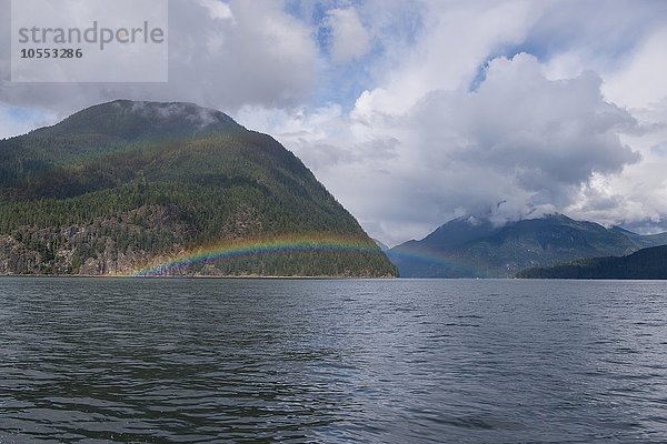 Regenbogen  Orford River  Bute Inlet  Vancouver Island  British Columbia  Kanada  Nordamerika