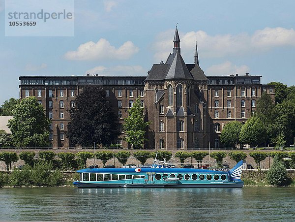 Collegium Albertinum  Moby Dick Personenschiff auf dem Rhein  Bonn  Nordrhein-Westfalen  Deutschland  Europa