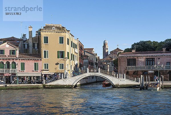 Canal Grande  Ponte de la Croce über den Rio Dei Tolentini  hinten Kirche San Nicola da Tolentino  Stadtteil Santa Croce  Cannaregio  Venedig  Venezia  Italien  Europa