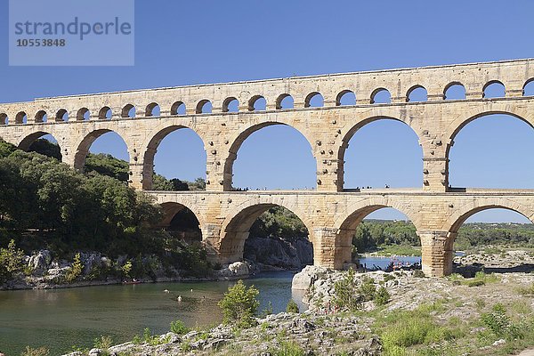 Pont du Gard  römisches Aquädukt  UNESCO Weltkulturerbe  Fluss Gard  Languedoc-Roussillon  Südfrankreich  Frankreich  Europa