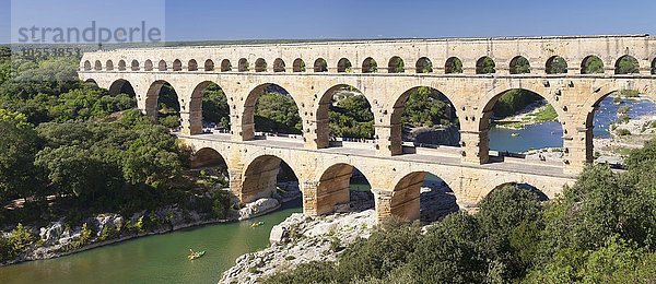 Pont du Gard  römisches Aquädukt  UNESCO Weltkulturerbe  Fluss Gard  Languedoc-Roussillon  Südfrankreich  Frankreich  Europa