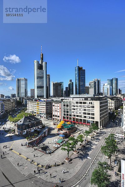 Skyline  Bankenviertel  vorne Hauptwache  Frankfurt am Main  Hessen  Deutschland  Europa