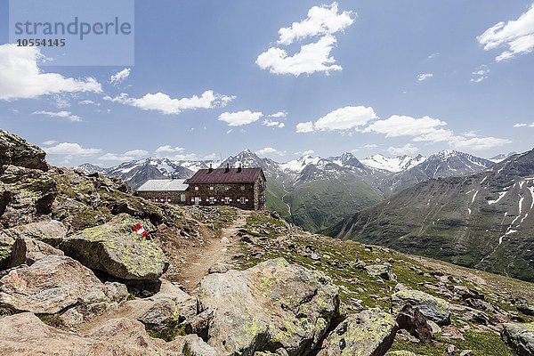 Breslauer Hütte  Venter Tal  Ötztaler Alpen  hinten der Alpenhauptkamm  Schutzhütte  Vent  Sölden  Ötztal  Tirol  Österreich  Alpen  Europa