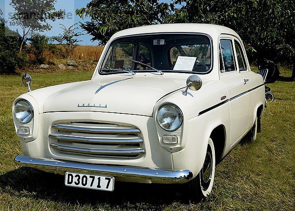 Oldtimer Ford Anglia DeLuxe 1956 in Ystad  Schweden  Europa