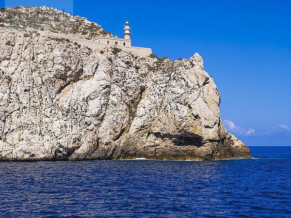 Steilküste an der Dracheninsel  Mallorca  Balearen  Spanien  Europa
