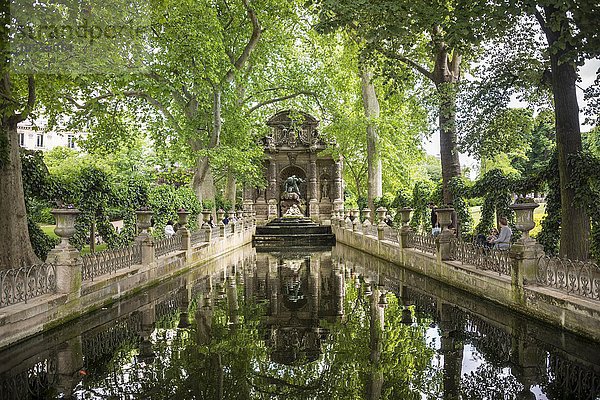 Medici-Brunnen  Jardin du Luxembourg  Paris  Frankreich  Europa