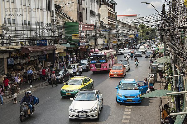 Verkehrsreiche Straße  Bangkok  Thailand  Asien
