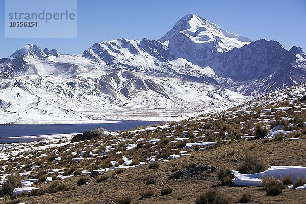 Gipfel des Huayna Potosi  6088m  mit Schnee  Anden nahe La Paz  Bolivien  Südamerika