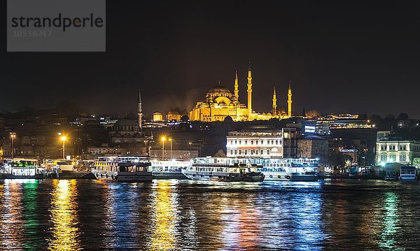 Nacht Schiff Bosporus Asien Goldenes Horn Istanbul Süleymaniye-Moschee Türkei