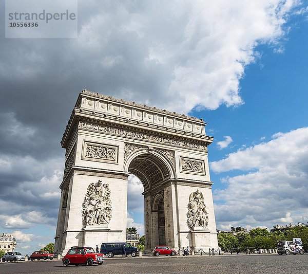 Triumphbogen  Arc de Triomphe  Place Charles de Gaulle  Paris  Île-de-France  Frankreich  Europa
