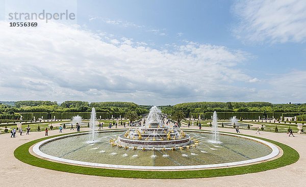 Latonabrunnen im Schlossgarten von Schloss Versailles  UNESCO Weltkulturerbe  Département Yvelines  Region Île-de-France  Frankreich  Europa