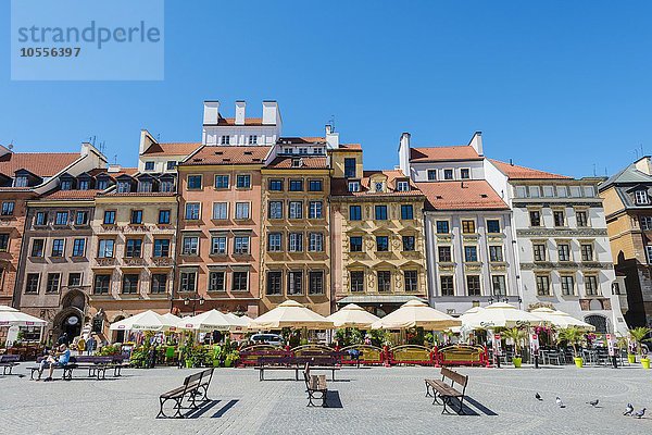 Marktplatz mit vielen Restaurants  Altstadt  Warschau  Masowien  Polen  Europa