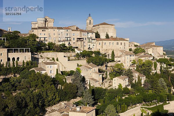 Stadtansicht von Gordes  Vaucluse  Provence  Frankreich  Europa