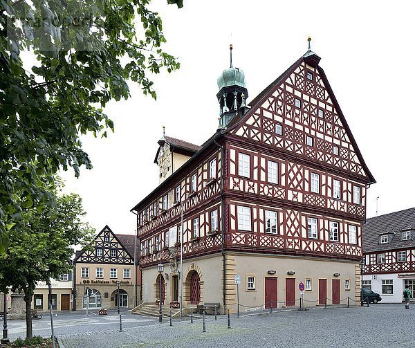 Rathaus von 1687 in Fachwerkbauweise  Bad Staffelstein  Oberfranken  Bayern  Deutschland  Europa
