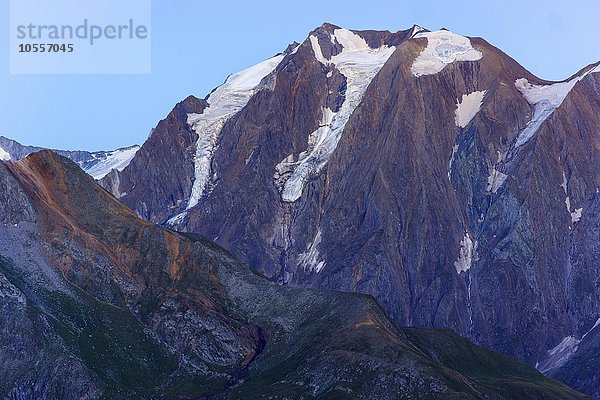 Dämmerung am Stampflkees  Gletscher im Zillertaler Hauptkamm  Alpenhauptkamm  Zillertal  Tirol  Oesterreich