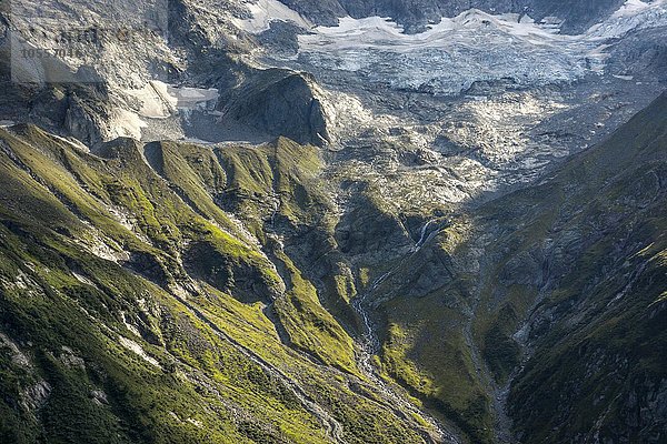 Gebirgslandschaft bei der Kasselerhütte  Ausblick zum Löffler Kees  unterhalb die Gipfel Großer Löffler und Kleiner Löffler  Stilluptal  Zillertal  Tirol  Österreich  Europa