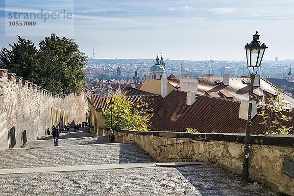 Treppe zur Prager Burg  Prag  Tschechien  Europa