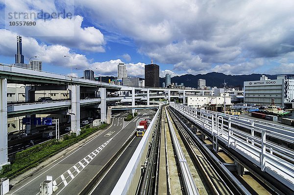 Schienen der Monorail  Ausblick auf Kobe  Insel Honshu  Japan  Asien