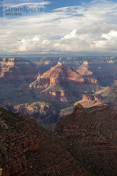 Grand Canyon mit Wolken  Grand-Canyon-Nationalpark  Arizona  USA  Nordamerika