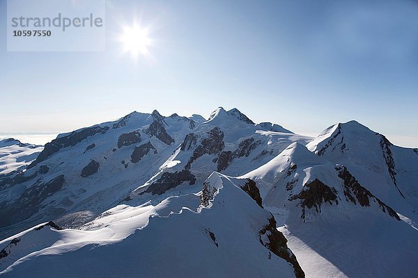 Schweizer Alpen im Winter  Kanton Wallis  Schweiz