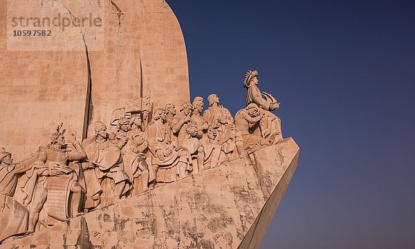 Seitenansicht des Denkmals der Entdeckungen  Lissabon  Portugal