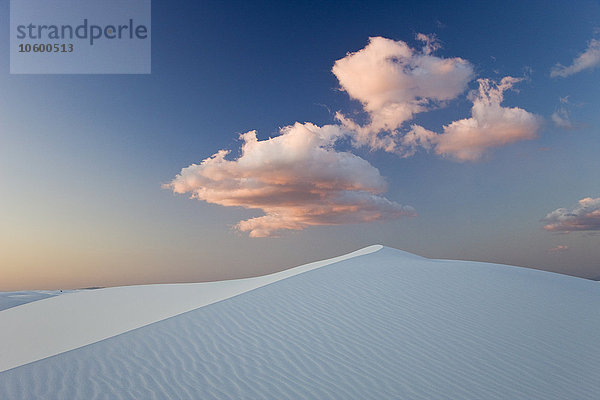 Abenddämmerung über dem White Sands National Monument