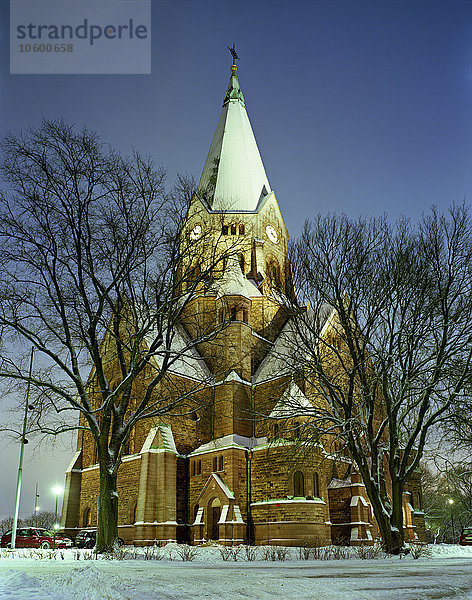 Ansicht der Kirche im Winter