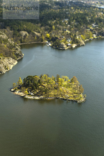 Luftaufnahme einer kleinen Insel