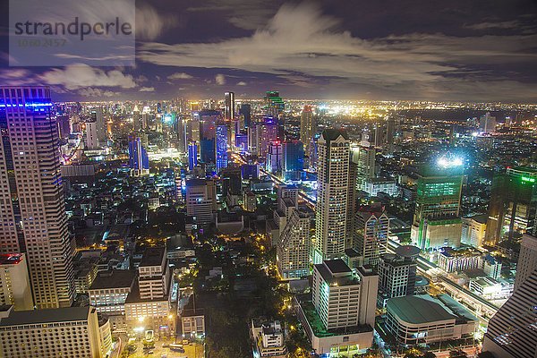 Stadtbild von Bangkok bei Nacht  Thailand