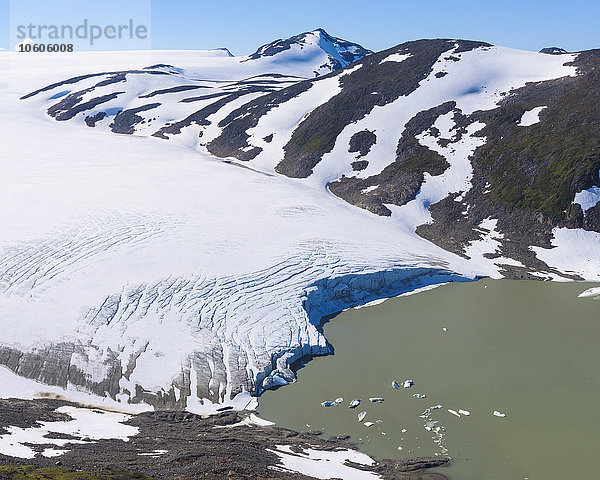 Gletscher am Wasser